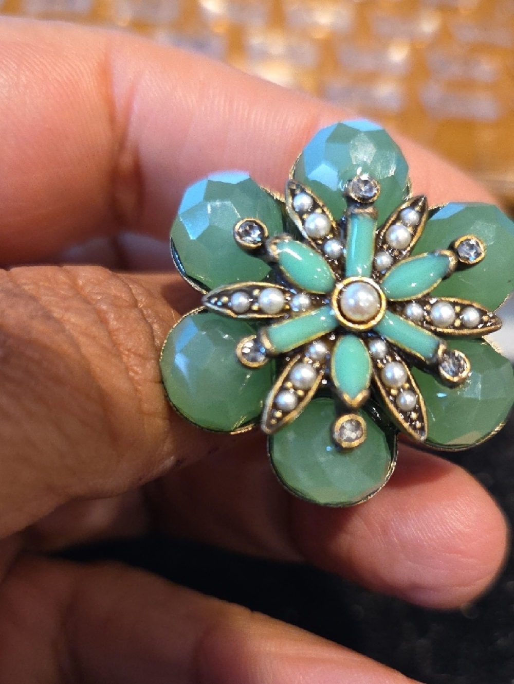 Green Floral Crystal & Pearl Ring - Picture 7 of 9